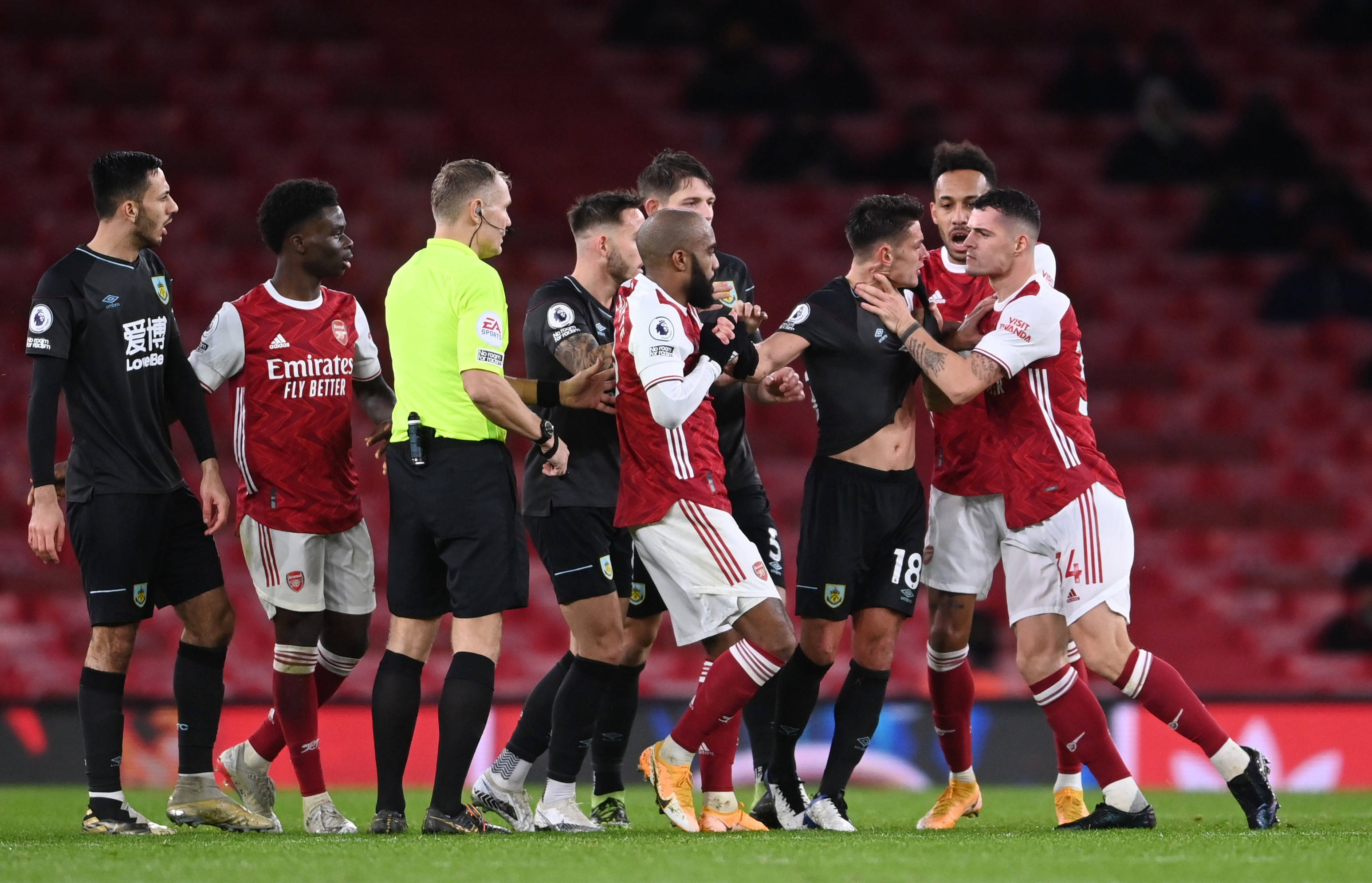 被遗忘的蓝筹股：中国电建、铁建 中国神华 中国石油，股价创新低.